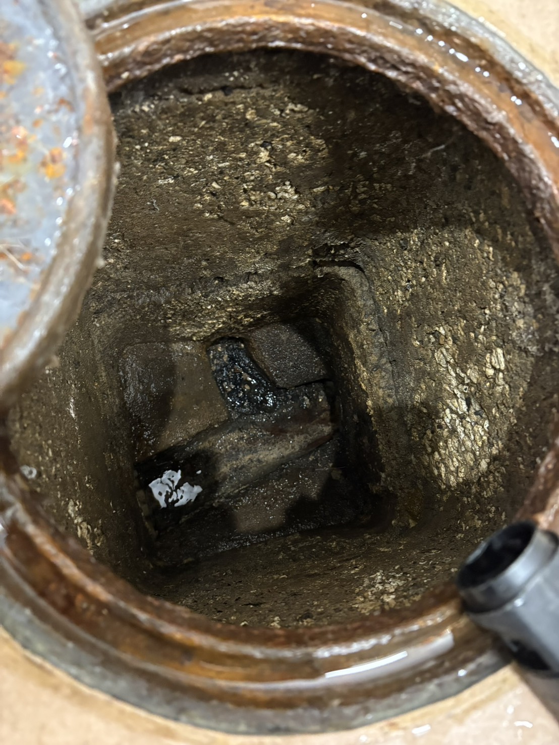 東京都新宿区 水が溜まっていた桝が綺麗になった状態