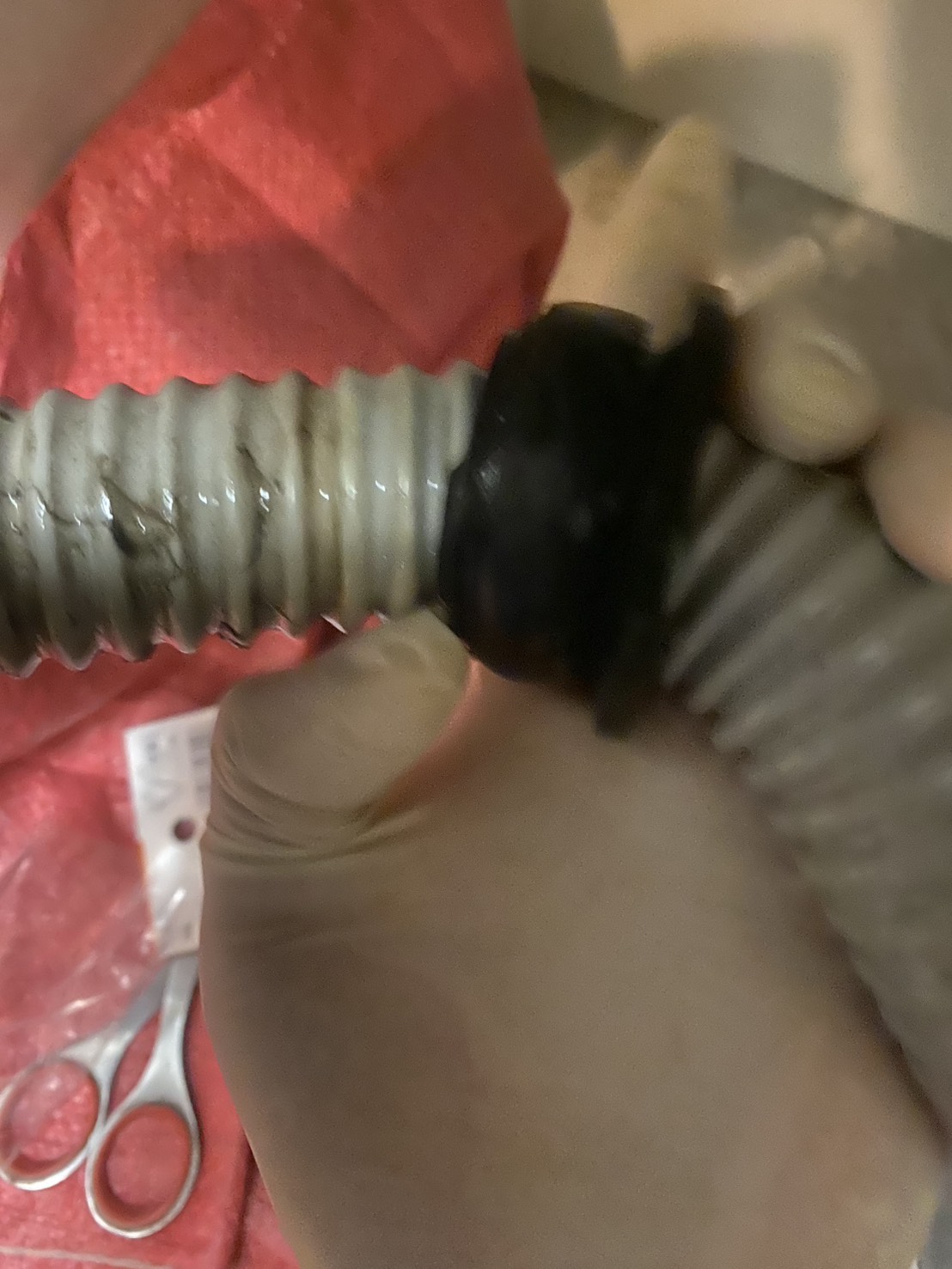 キッチン排水水漏れ修理中の様子②(文京区)