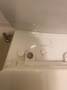 【施工事例】東京都北区で温水洗浄便座の交換｜固着ネジ除去＋取付作業